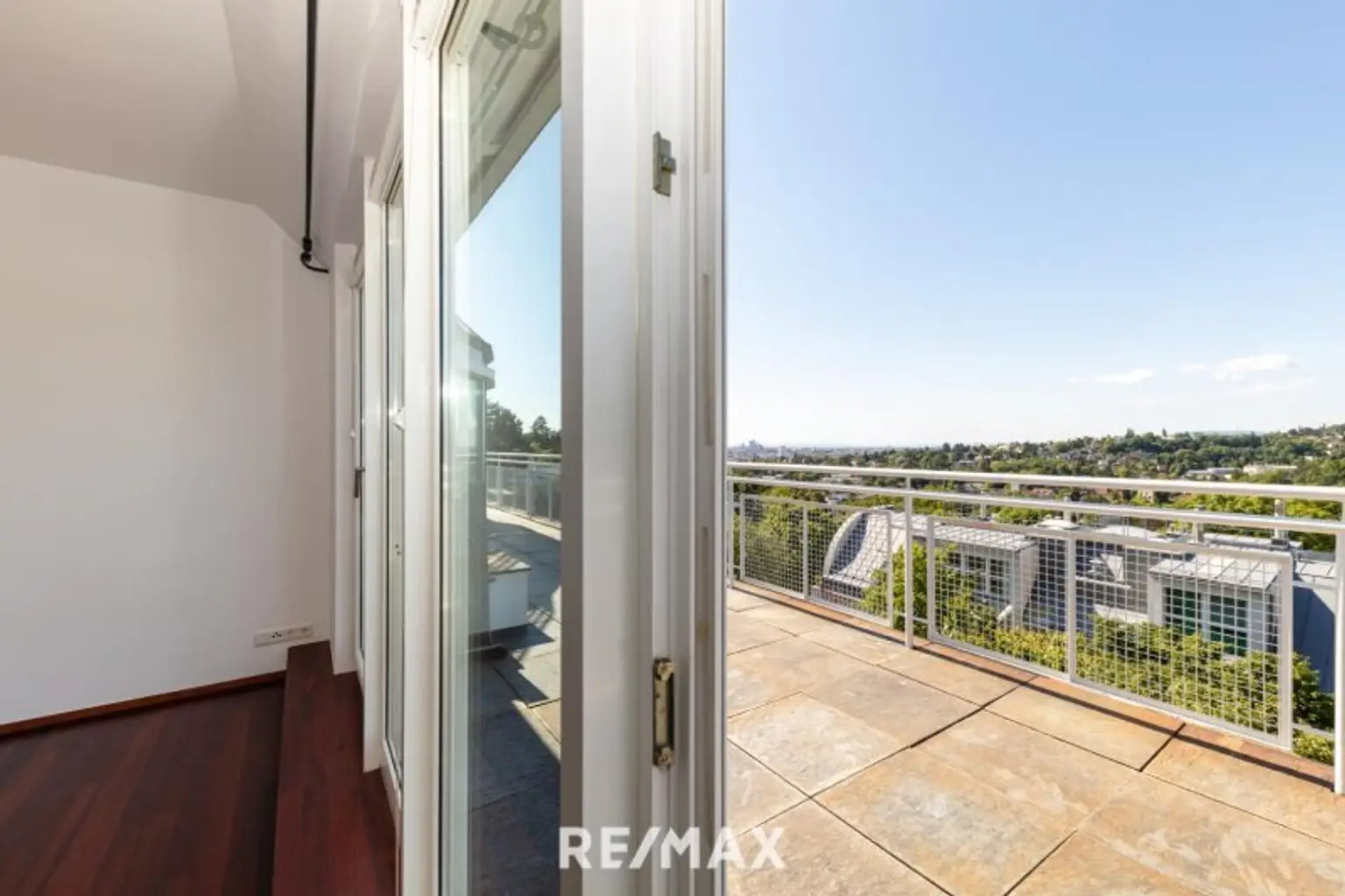 SCHAFBERG | PENTHOUSE | TERRASSEN UND DACHGARTEN | POOL | FERNBLICK