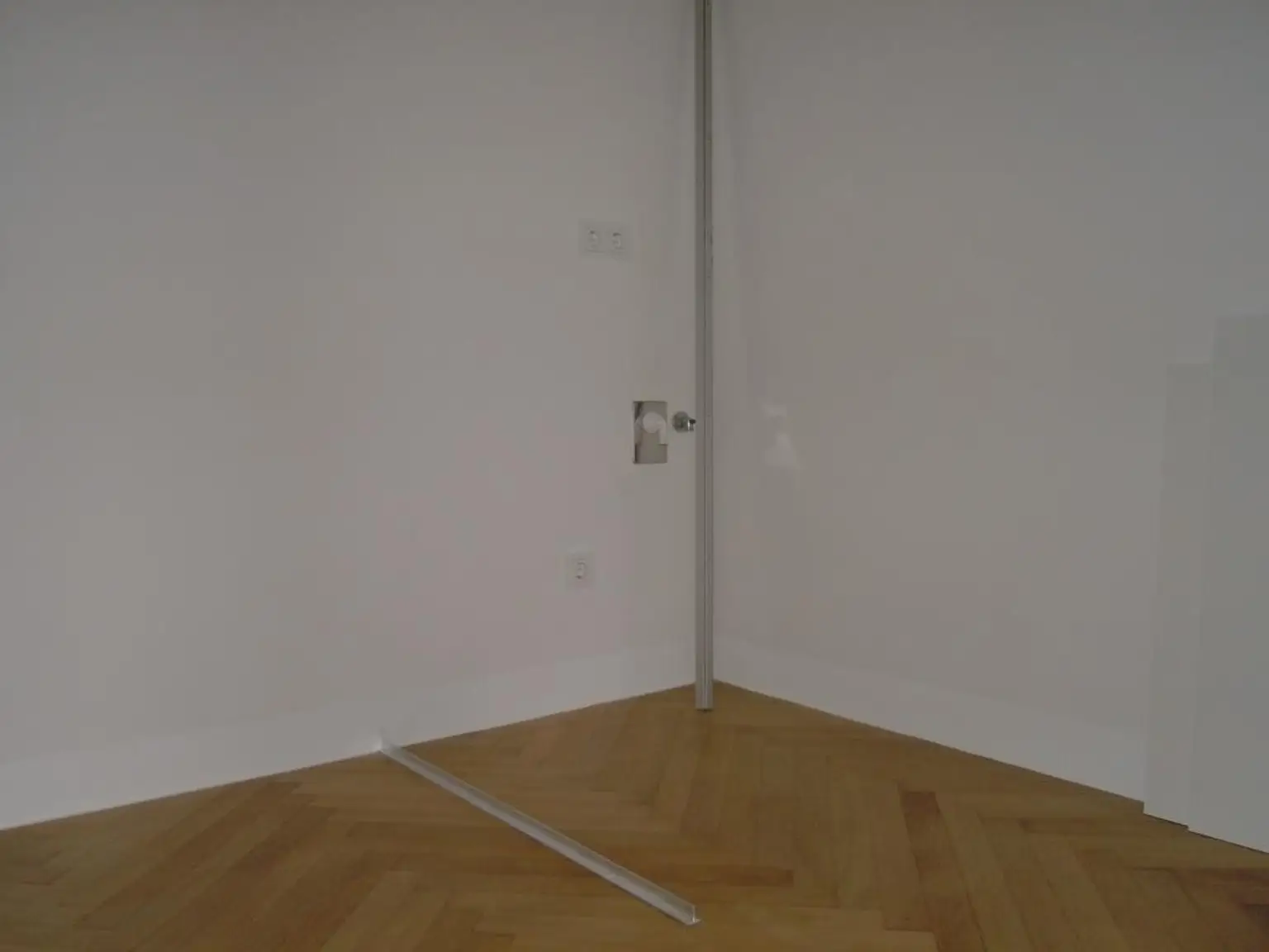 Abstellraum mit Waschmaschinenanschluß