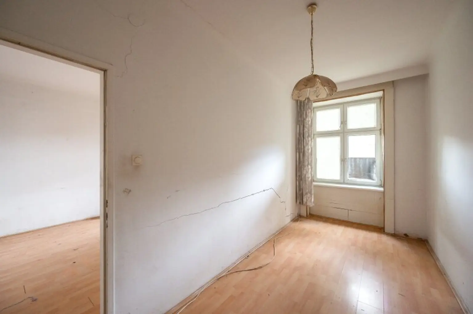 ++Fasangarten++ Altbautraum zum Selbstgestalten – 2-Zimmer-Wohnung mit Entwicklungspotenzial