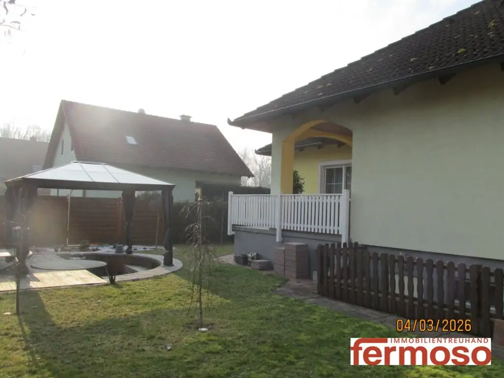Traumhafter Bungalow vollunterkellert mit Fitness und Kino, perfekt und gepflegt mit wunderbaren Garten