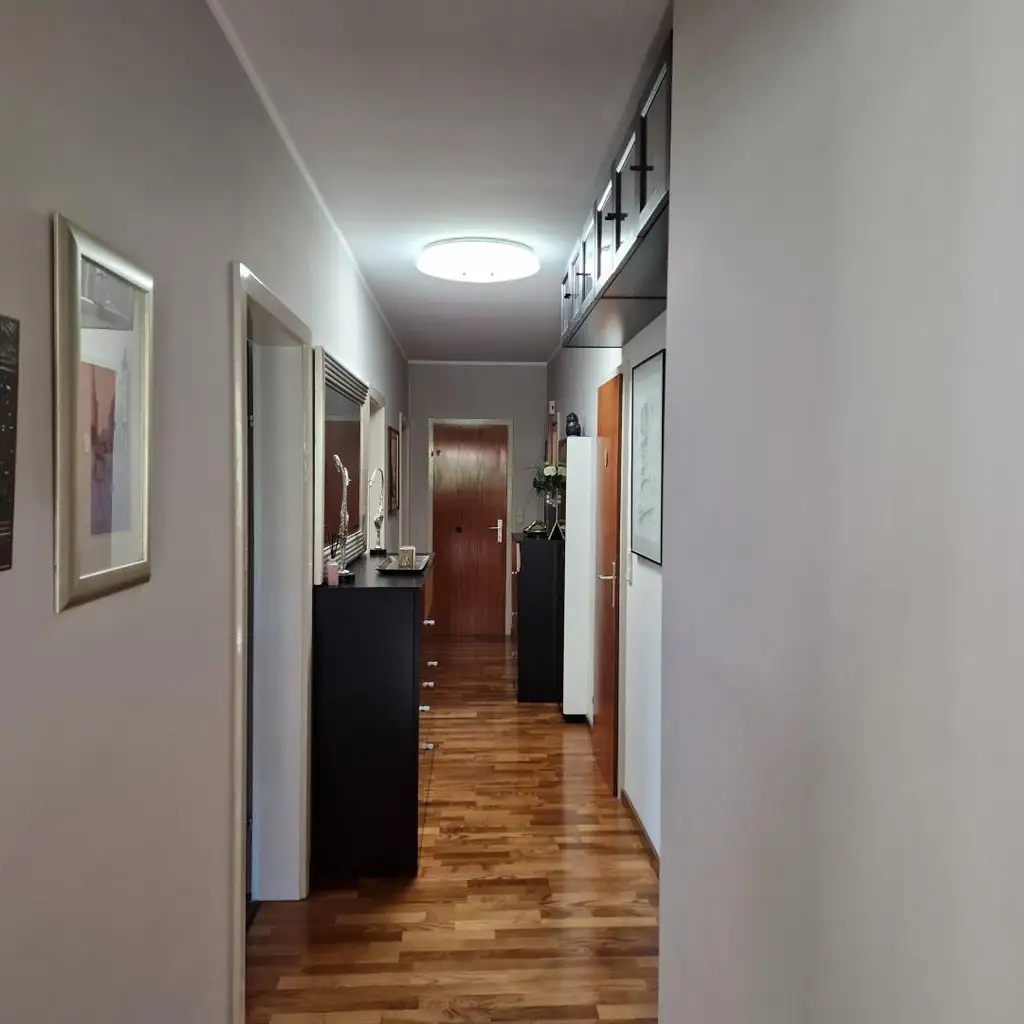 Ruhige und sonnige 4-Zimmer-Wohnung in zentraler Lage!