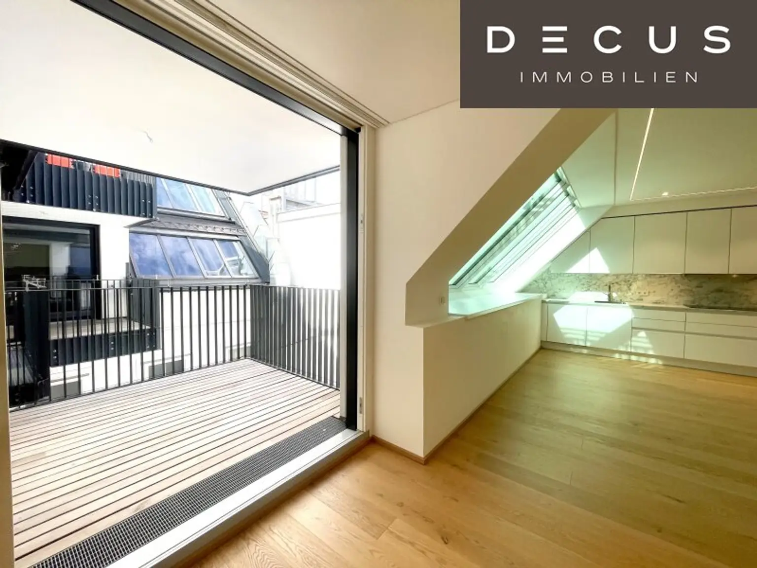 RESIDIEREN AM STADTPARK | ELEGANTE DACHGESCHOSSWOHNUNG | RUHIGE HOFSEITIGE 12 m2 TERRASSE | 4 ZIMMER | 2 BÄDER