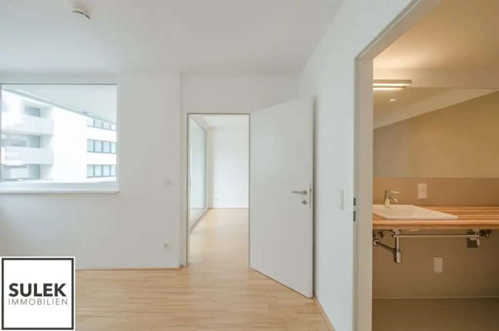 Gut aufgeteilte 2-Zimmer Neubauwohnung mit Loggia // nähe U4 & U6 // ab November verfügbar!