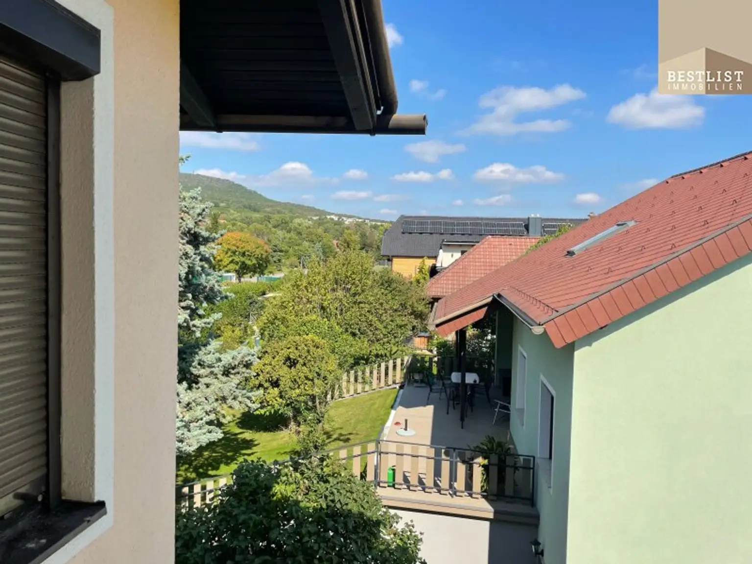 7 Zimmer Haus in Gainfarn - innen mit Renovierungsbedarf