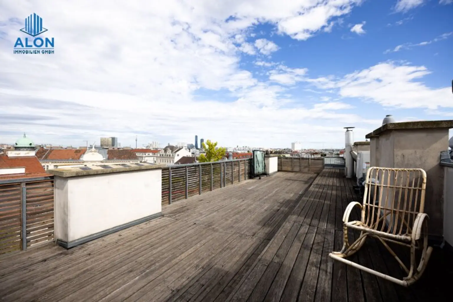 Wunderschöne 4-Zimmer DG-Wohnung mit 2 Terrassen | Garage optional mietbar | Klimaanlage | Nähe Augarten/Taborstraße