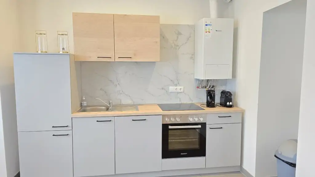Schöne 3 Zimmer Wohnung, komplett Neu saniert vor einem Jahr