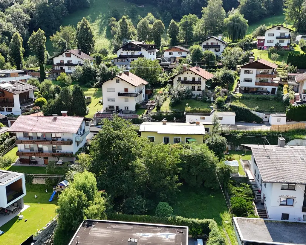 Sensationelle Gelegenheit: 303 m² Baugrund mit Garage in bester Lage von Zams!