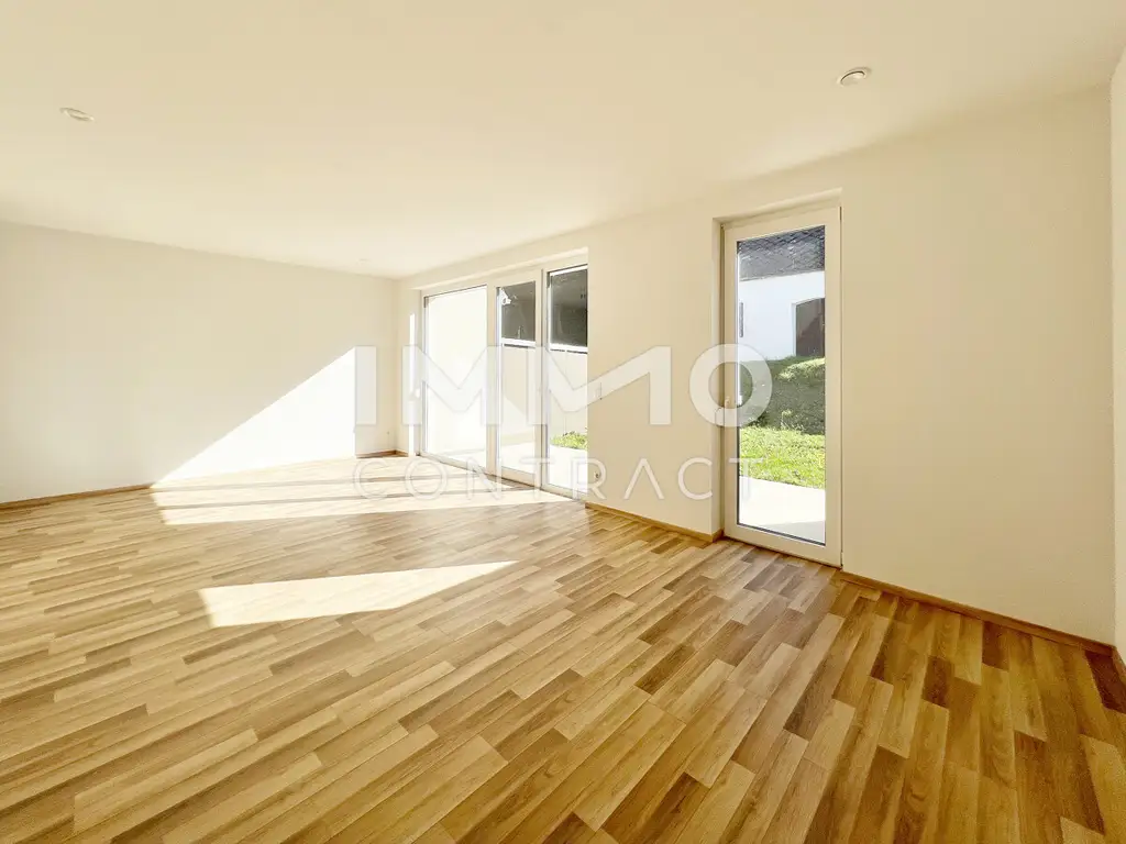 4ZI-REIHENHAUS mit NEBENGEBÄUDE (BÜRO) in Grünlage inkl.2 Parkpl.
Landesförderung möglich - keine Käuferprovision