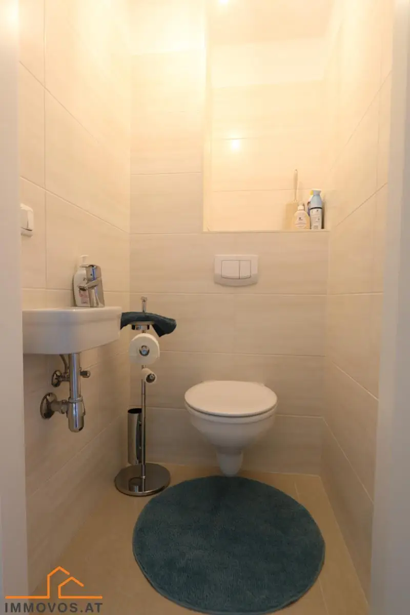 WC mit Waschbecken