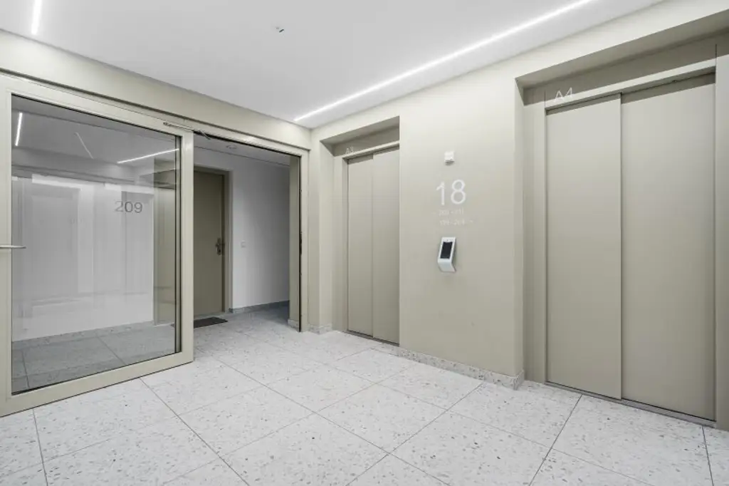 Modernes Wohnen über den Dächern Wiens – stilvolle Neubauwohnung mit Loggia im 18. Stock des Helio Towers
