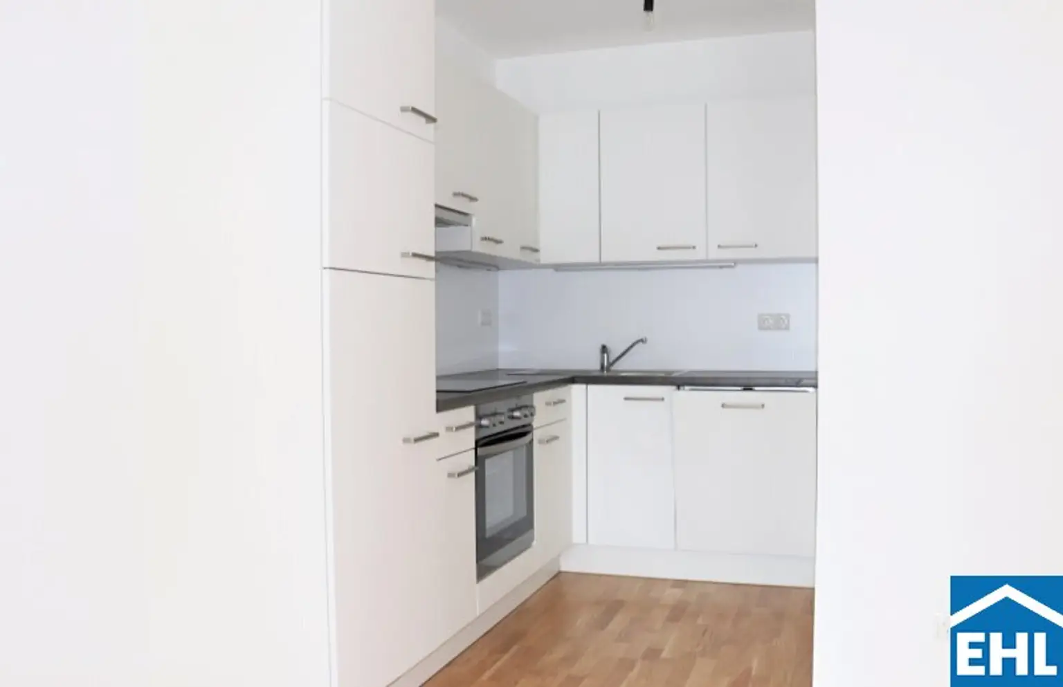 * Ab 01.01* 2-Zimmer-Wohnung mit Balkon und perfekter Verkehrsanbindung!