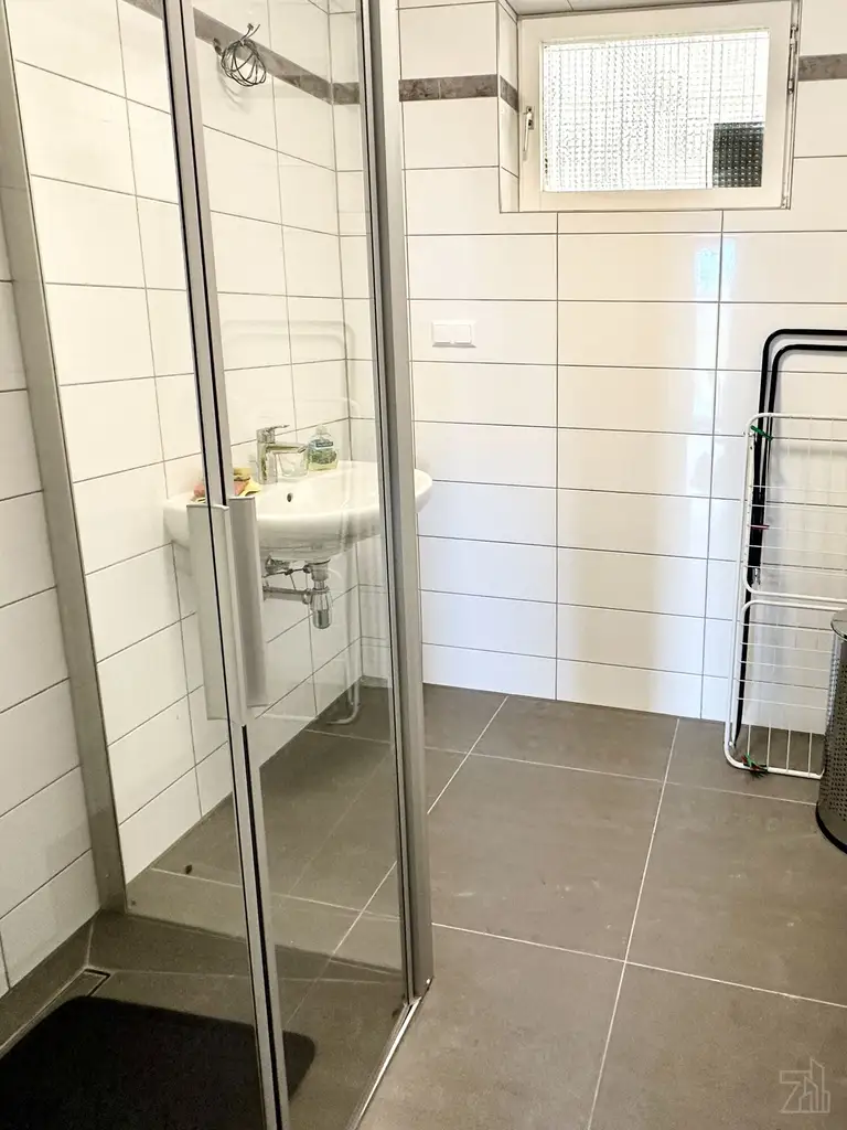 Charmanter Bungalow auf großzügigem Grundstück mit Seeblick