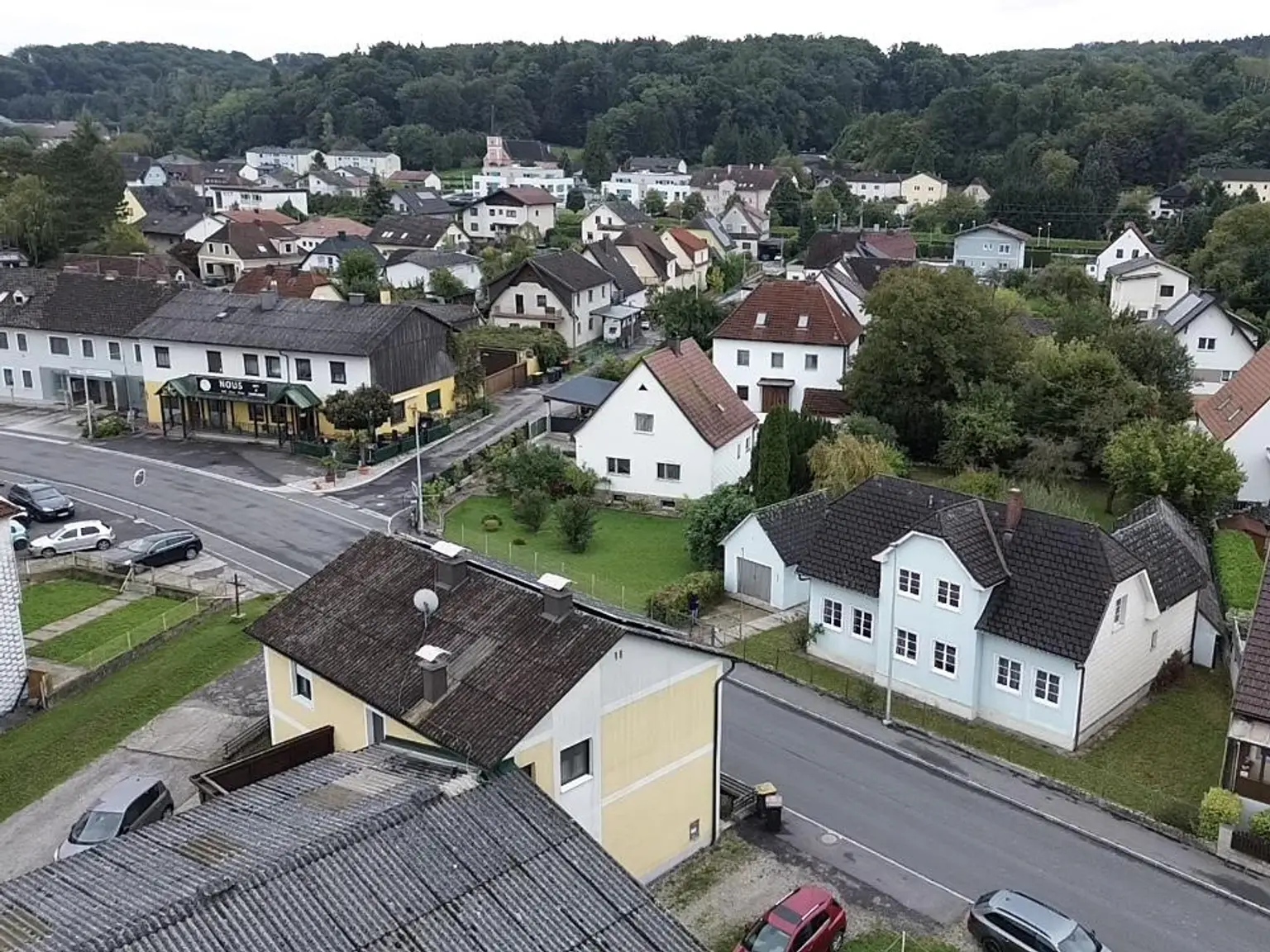 Bürgerliches Einfamilienhaus mit viel Platz, liebenswerten Garten und tollem Ausblick!