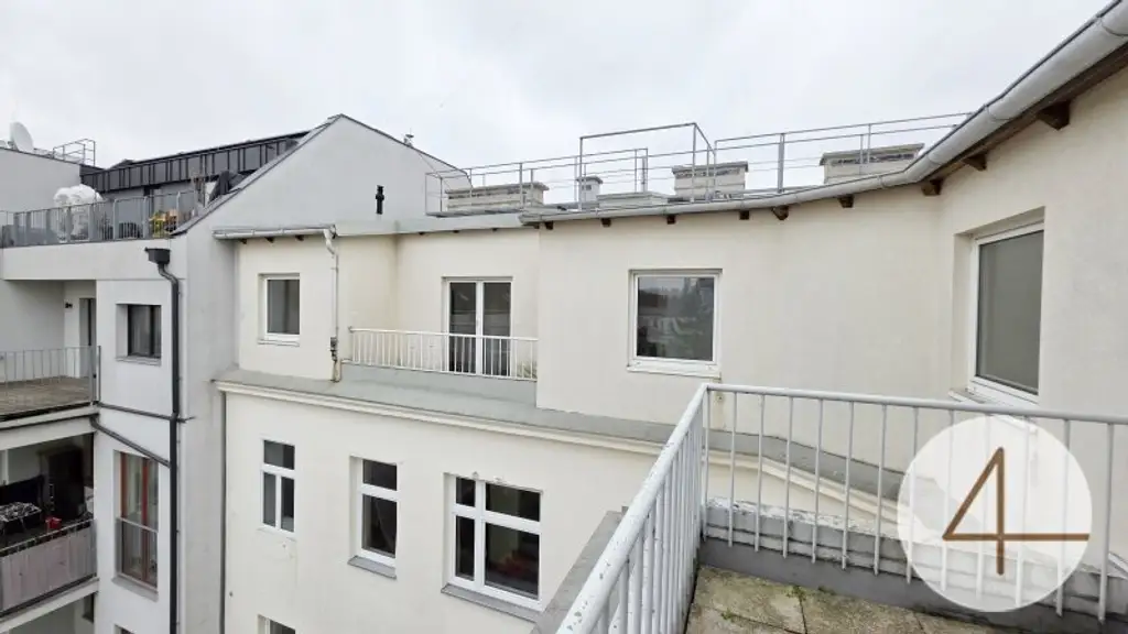 Gesamtes Dachgeschoß steht zum Verkauf