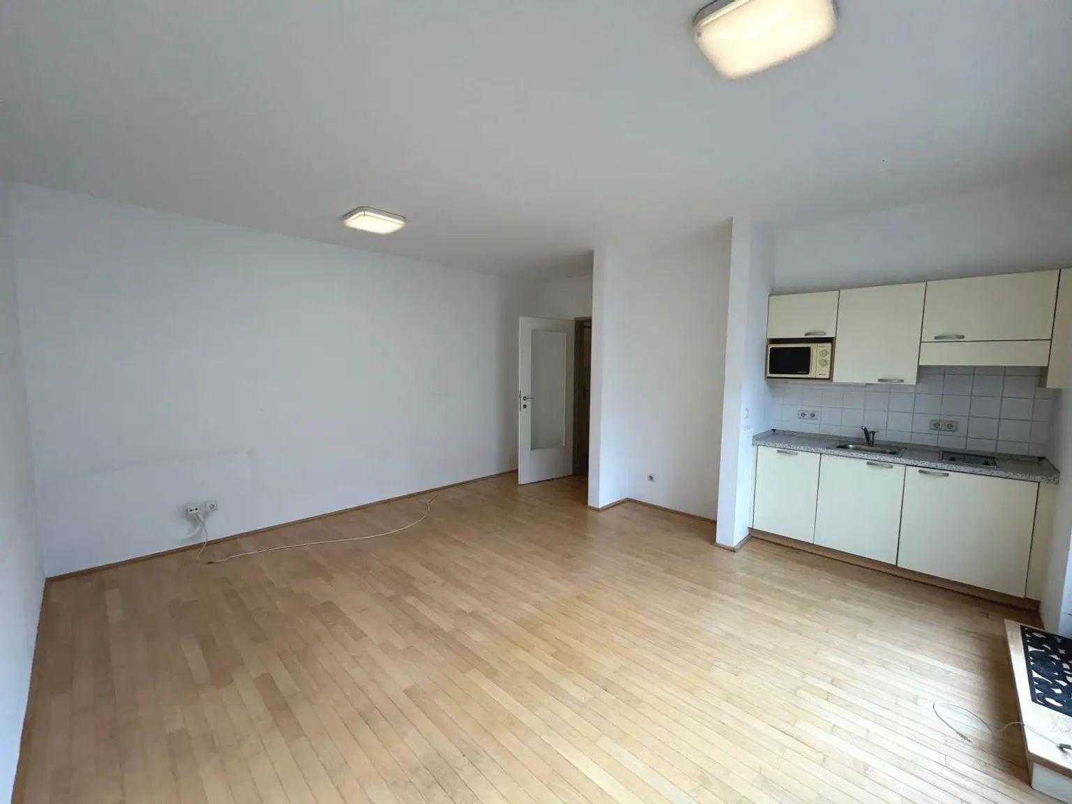 Wunderschöne 2-Zimmer-Wohnung mit herrlicher Terrasse - 
in guter Lage des 8. Bezirks!