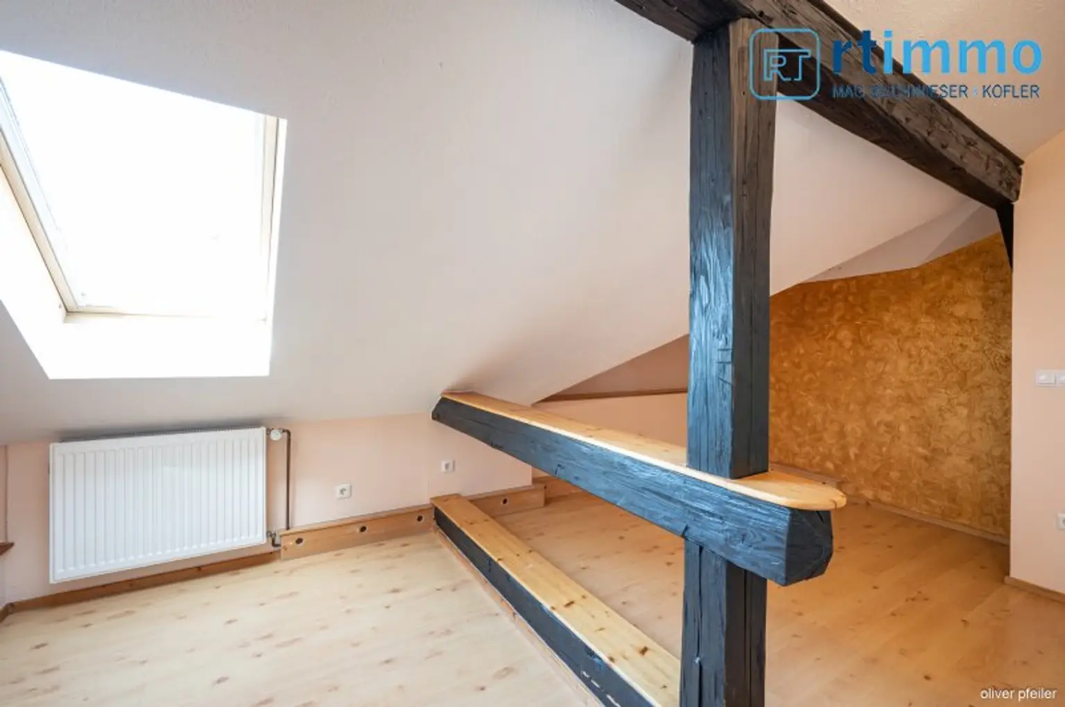 IHR FAMILIENDOMIZIL: KLIMATISIERTE GERÄUMIGE STADTVILLA MIT SCHÖNEM GARTEN, NEBENGEBÄUDEN UND SPIELPLATZ