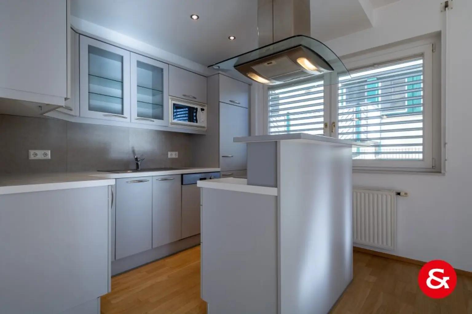 UNBERFISTETE Gartenwohnung mit Hobby/SPA-Ebene und 2 Garagenplätzen!