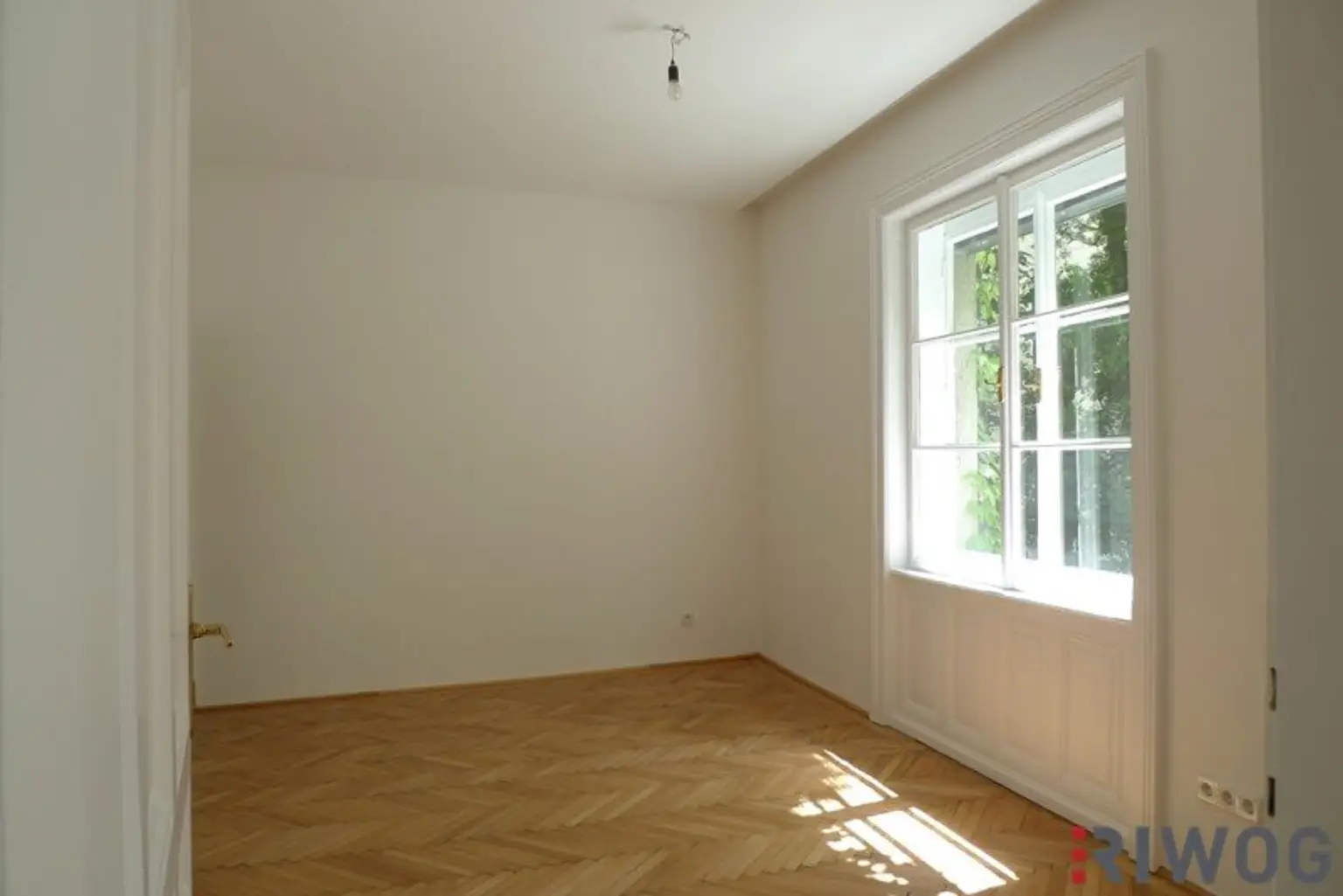Ruhig gelegenes Hofgebäude mit Eigengarten & moderner Küche | 5 Zimmer & Keller