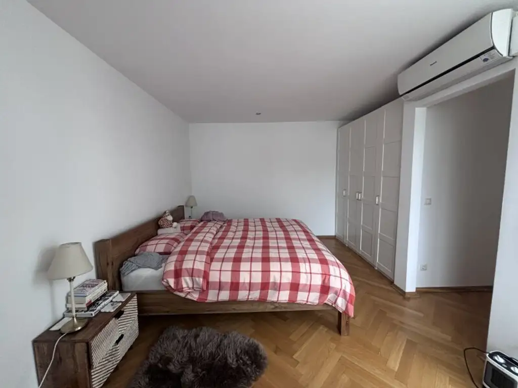 Dachterrassenwohnung ohne Dachschrägen – Erstklassige Lage nahe Börse und Rudolfsplatz