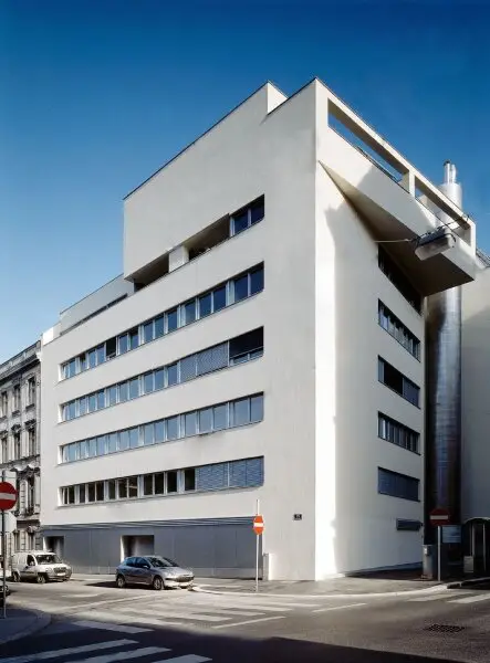 Modernes Haus - Baujahr 2003