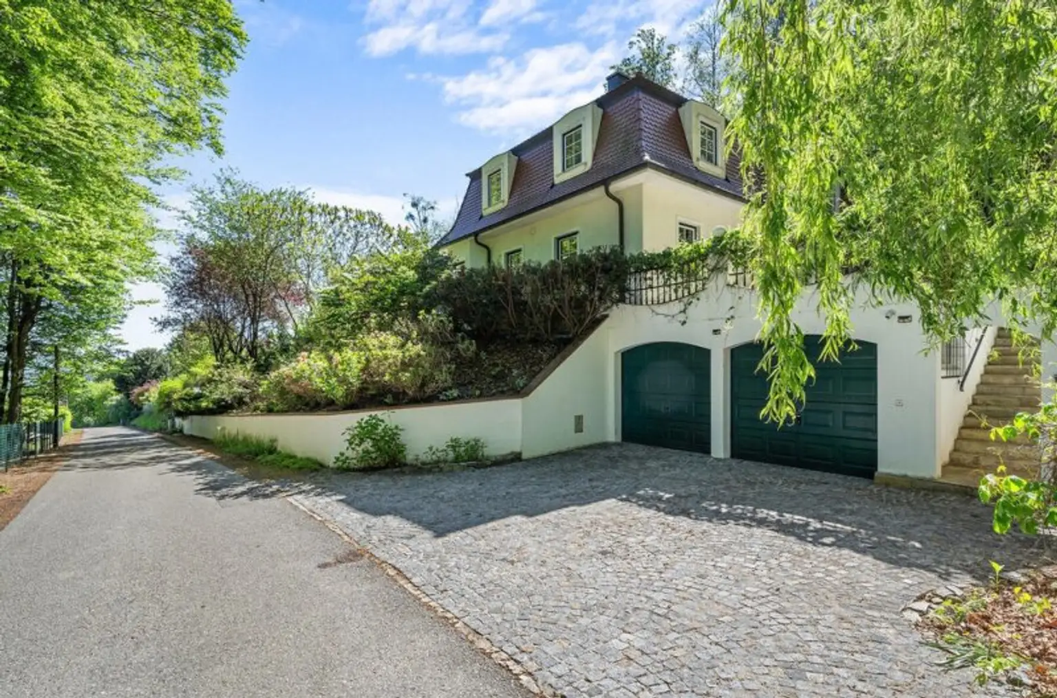 Wunderschöne Villa mit Pool und weitläufigem Grundstück, Nähe Pressbaum