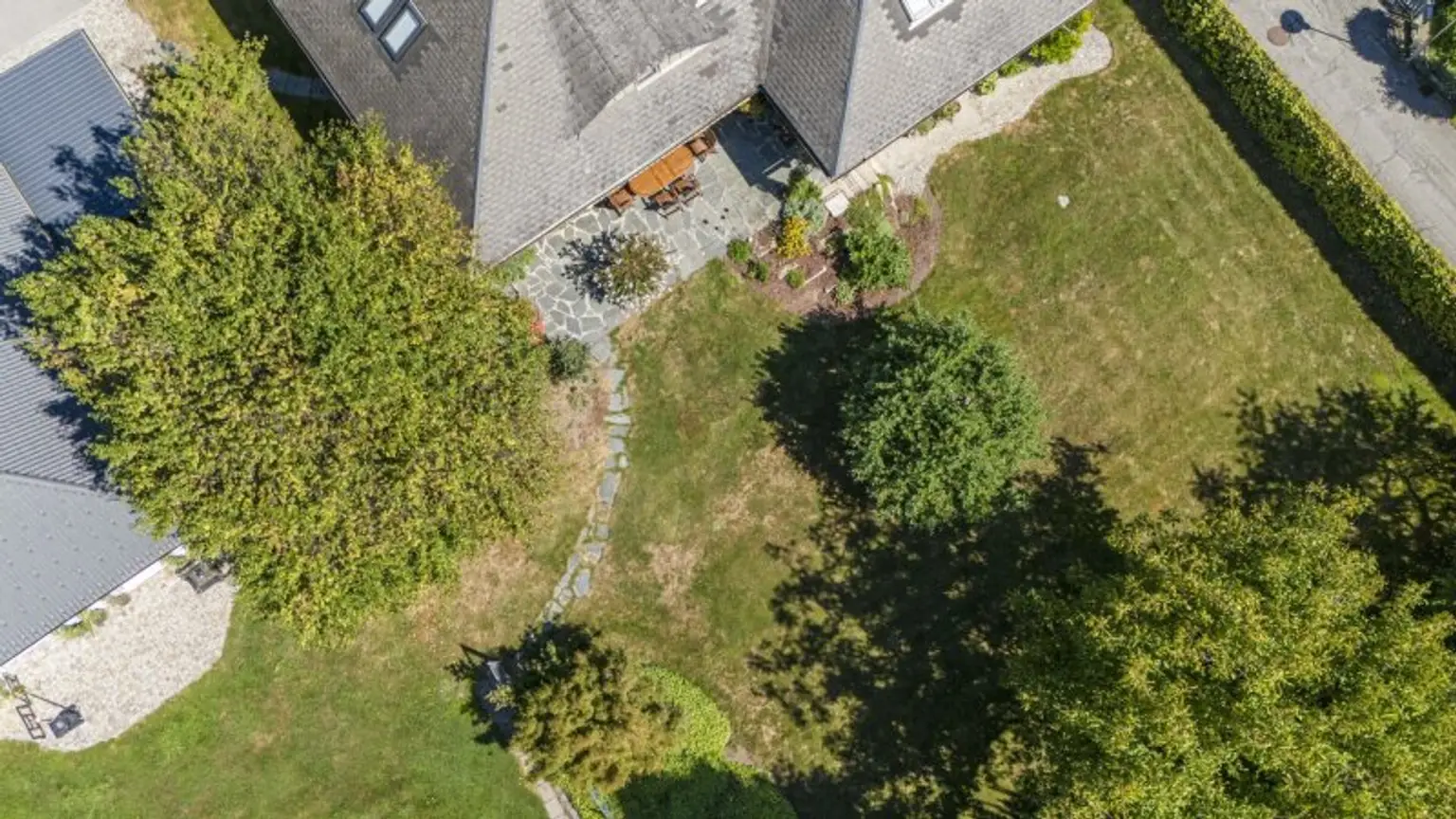 270m² gepflegter Bungalow (Zweifamilienwohnhaus) mit ausgebautem Dachgeschoss und 1.318m² Grund in Viktring in TOPLAGE