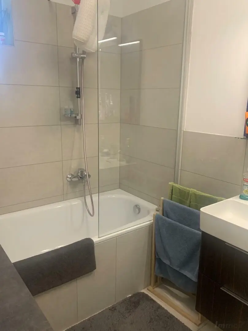 Moderne  2-Zimmerwohnung mit schönem Balkon   in Raaba
