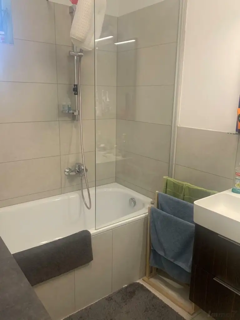 Moderne  2-Zimmerwohnung mit schönem Balkon   in Raaba