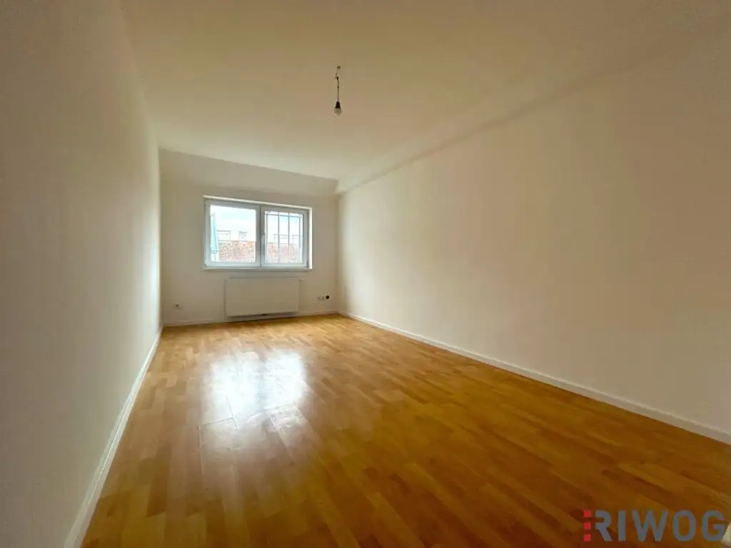 Balkonwohnung im Dachgeschoss - 3 Zimmer mit Wohnküche - Nähe Quellenstraße und Matzleinsdorfer Platz