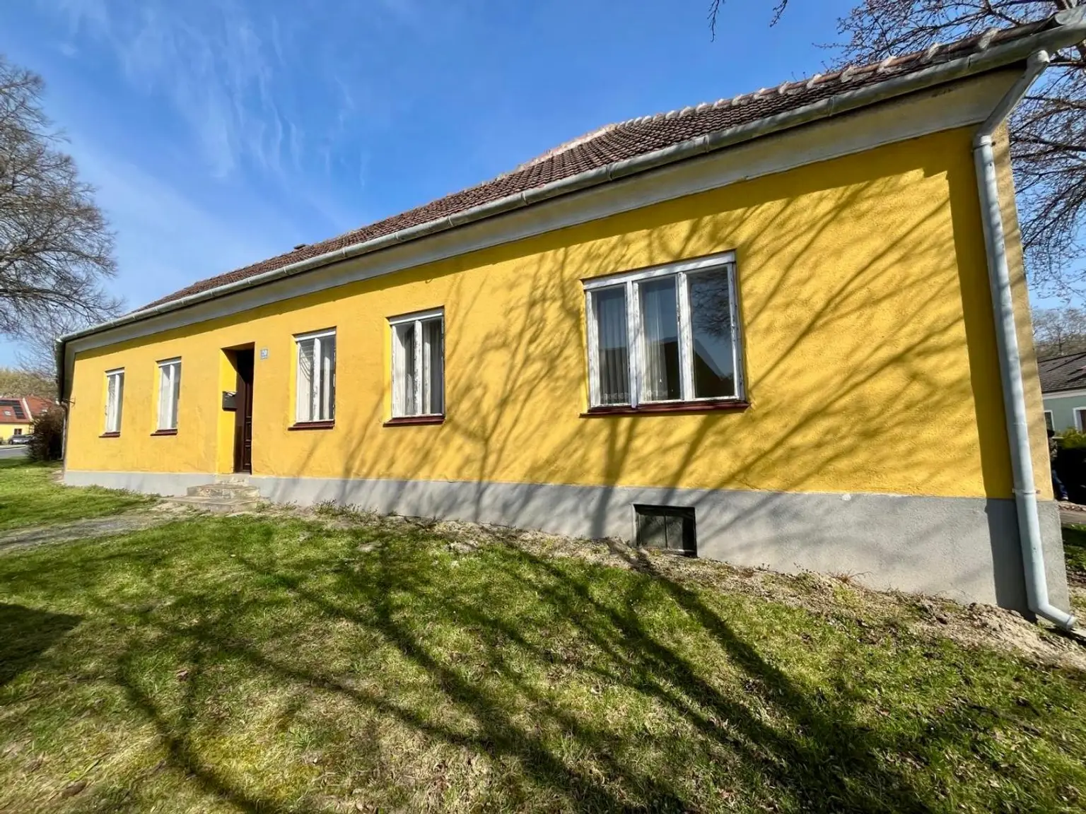 Straßenansicht Zweite WE