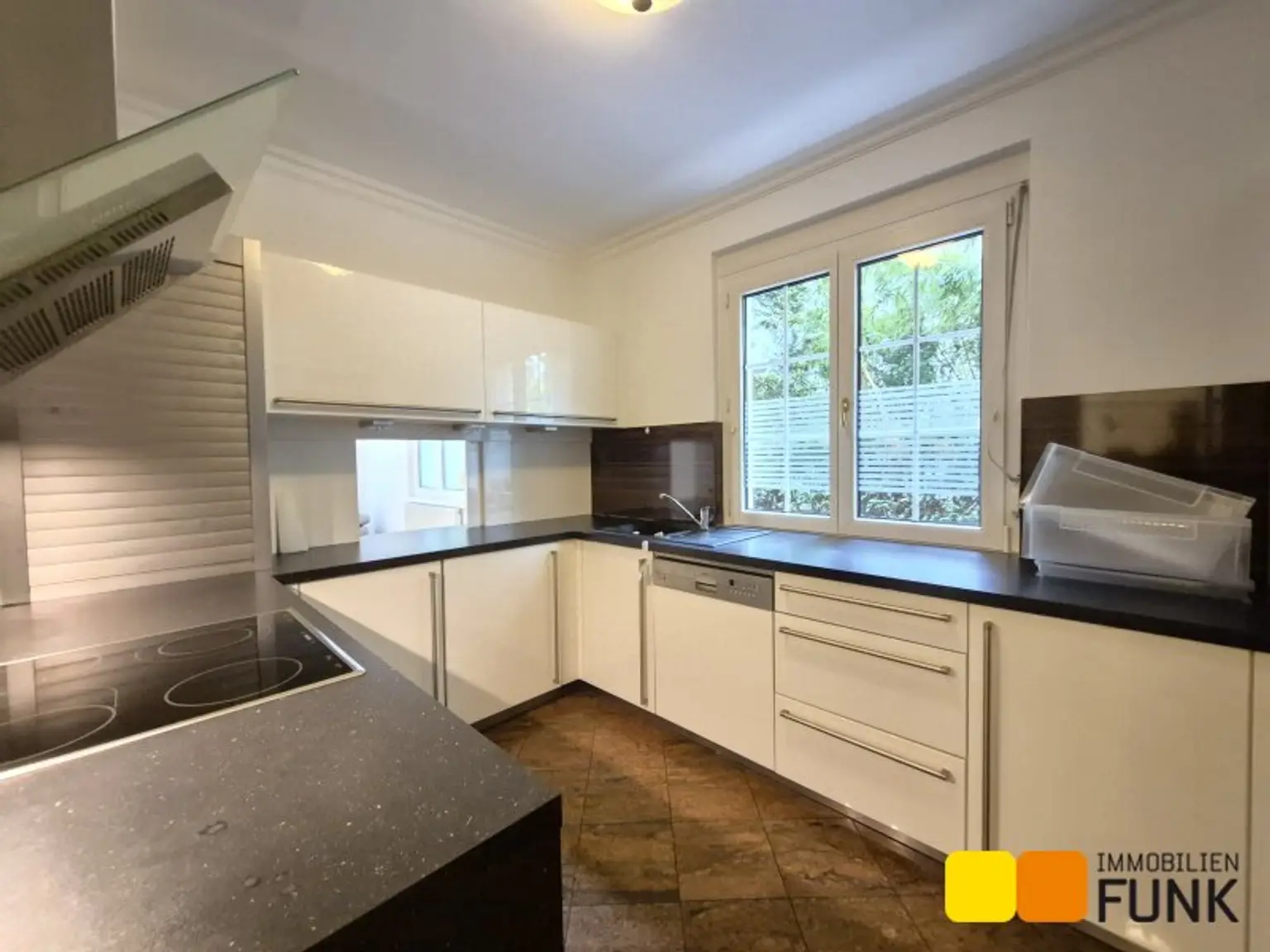 5-Zimmer Gartenwohnung mit 2-Zimmer-Einliegerwohnung