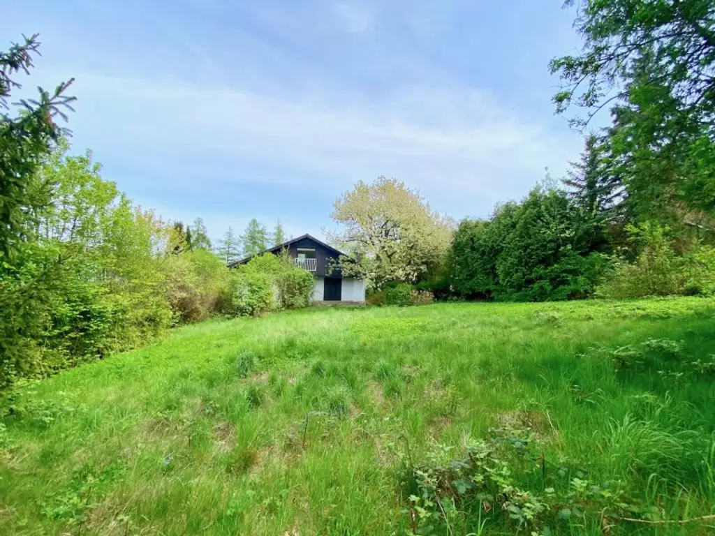 HAUS zu SANIEREN mit GARTEN im Wienerwald