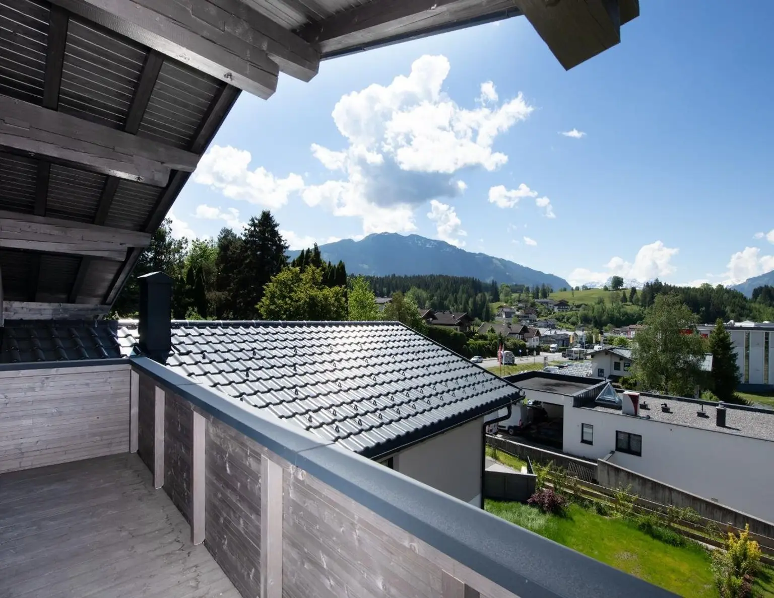 Förderung möglich! Sonnige Dachgeschosswohnung am Stadtrand von Saalfelden!