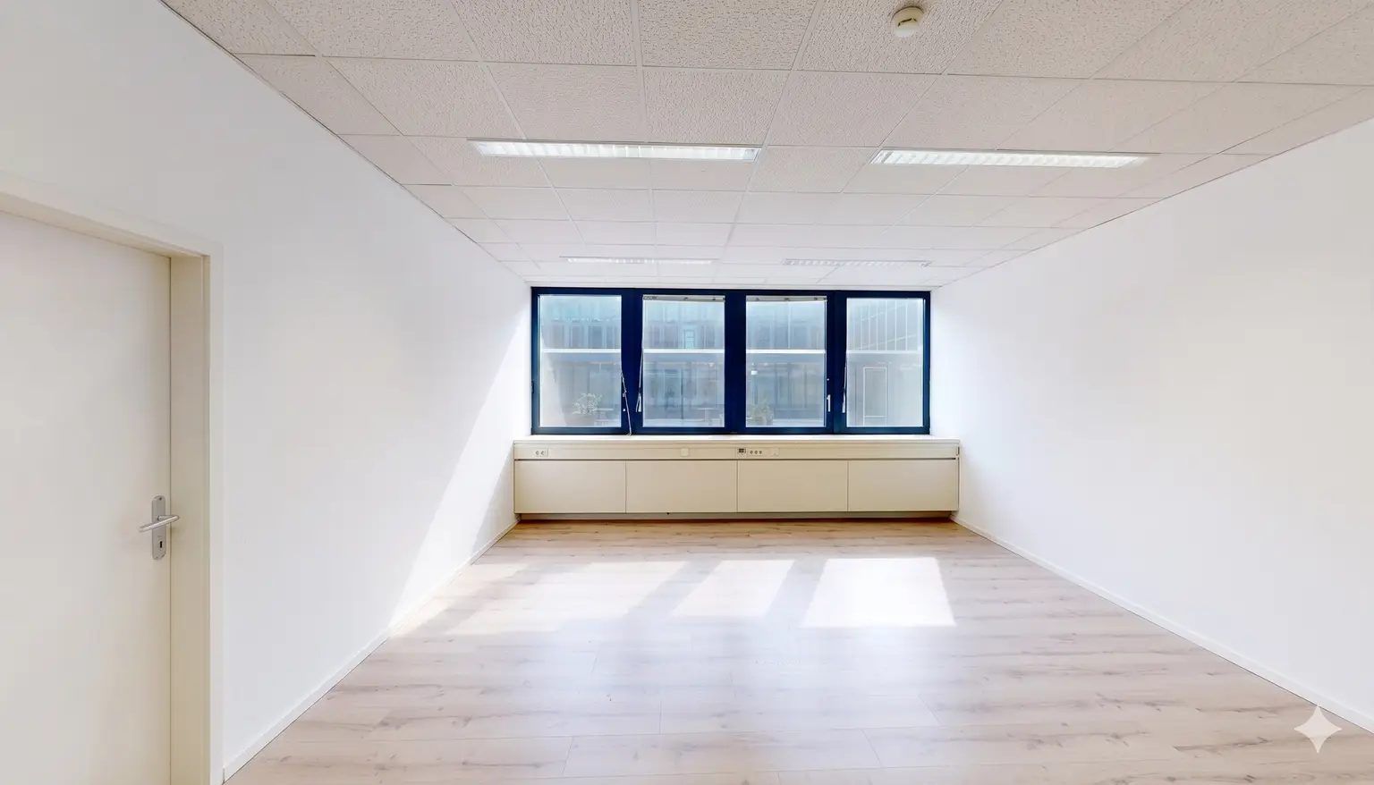 Kompaktes 1-Zimmer-Büro für effizientes Arbeiten