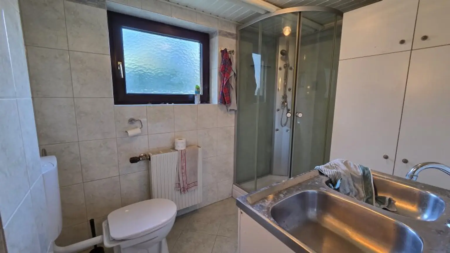Geräumiges Einfamilienhaus in Silberwald mit Pool, Photovoltaikanlage und KFZ Garage – Ihr neues Zuhause wartet!