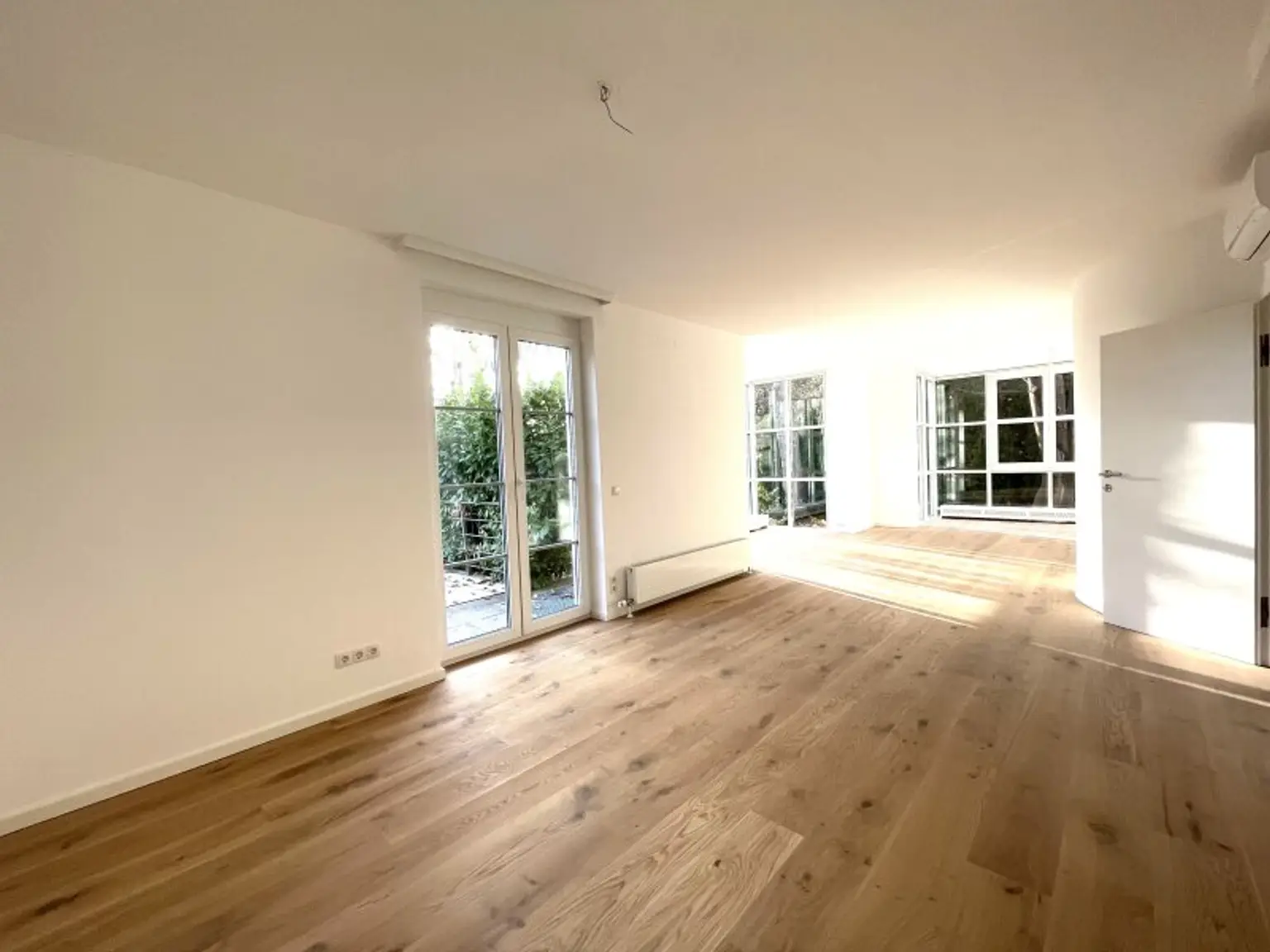 Prestige Living in Sievering: Großzügige Gartenwohnung mit Stil