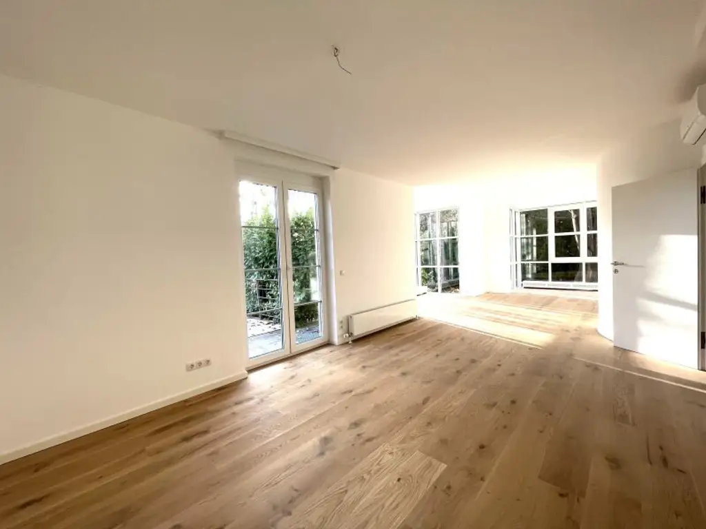 Prestige Living in Sievering: Großzügige Gartenwohnung mit Stil