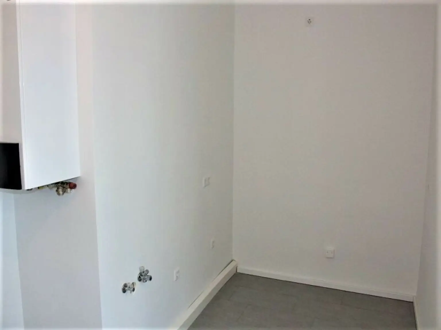 UHLANDGASSE, U1-Nähe, 64 m2 Neubau mit 3 m2 Balkon, 2 Zimmer, 2er-WG-geeignet, Wohnküche, Duschbad, 3. Liftstock