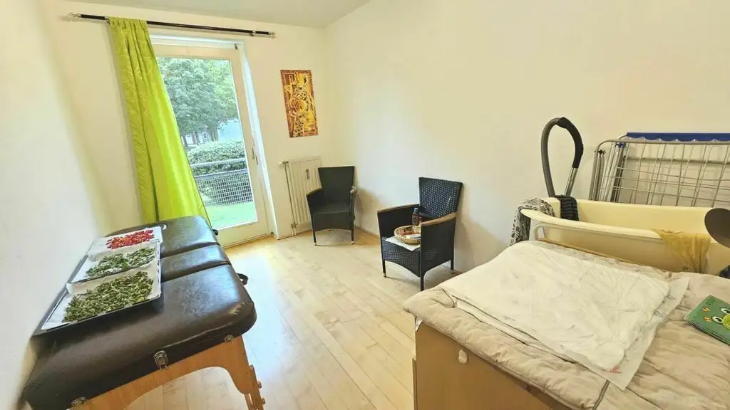 **Barrierrefreie & großzügige Wohnung** sonnige Loggia mit Grünblick** Carport**