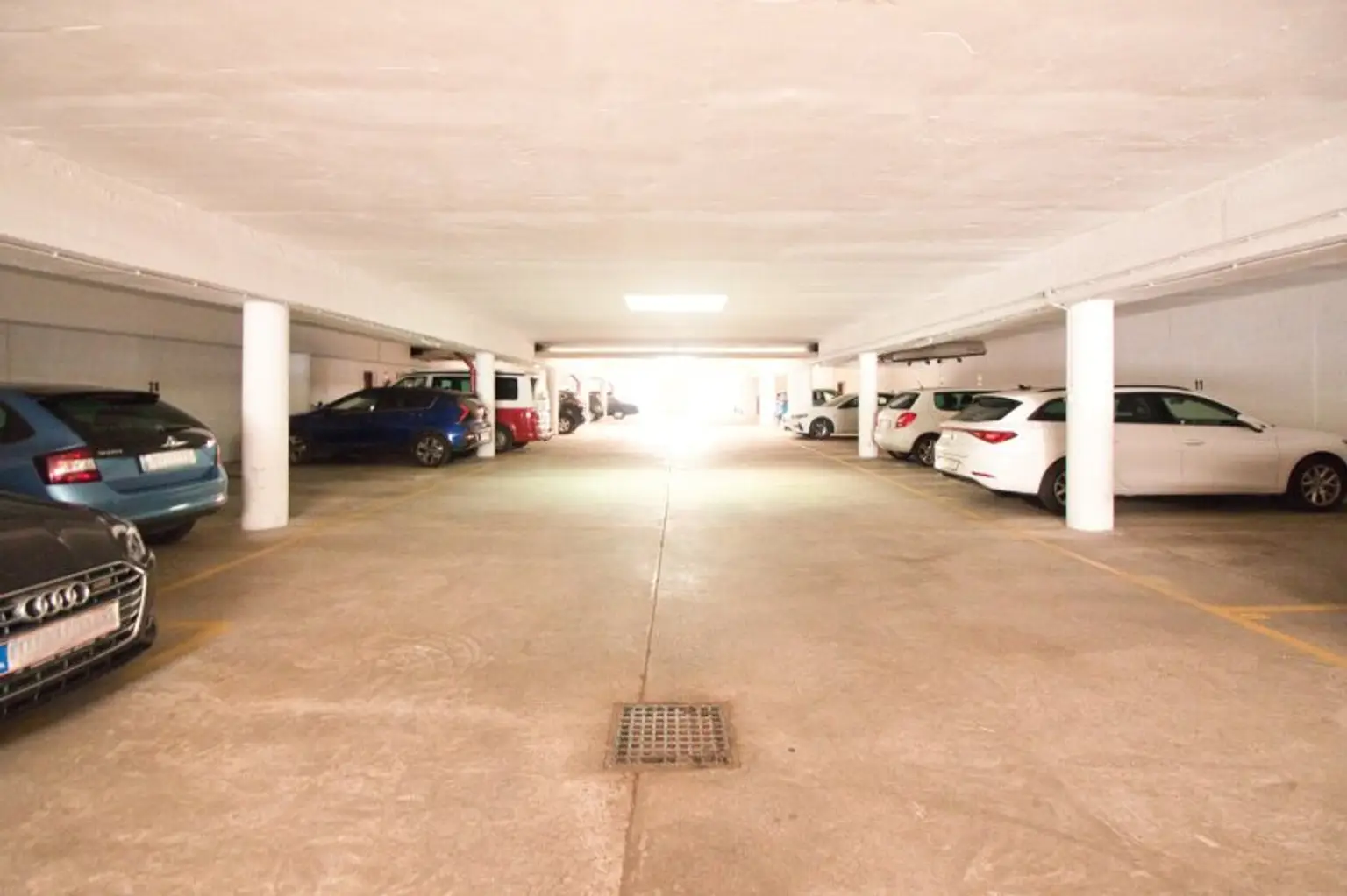 Charmante, ruhige 2 Zimmer-Wohnung | große Loggia mit Grünblick | TOP Lage bei U4 Ober-/Unter St. Veit