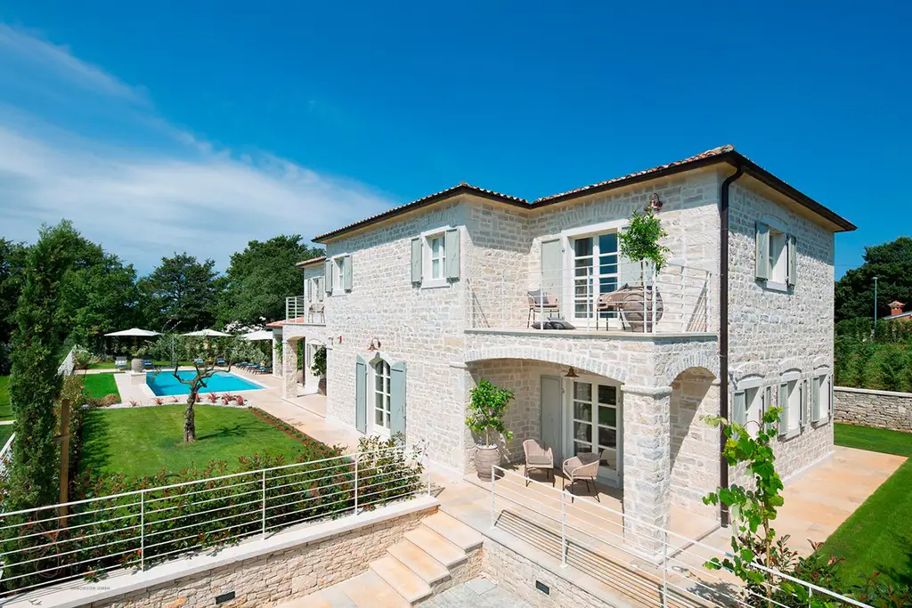 Steinvilla mit Pool in Kanfanar – Mediterraner Charme trifft modernen Luxus