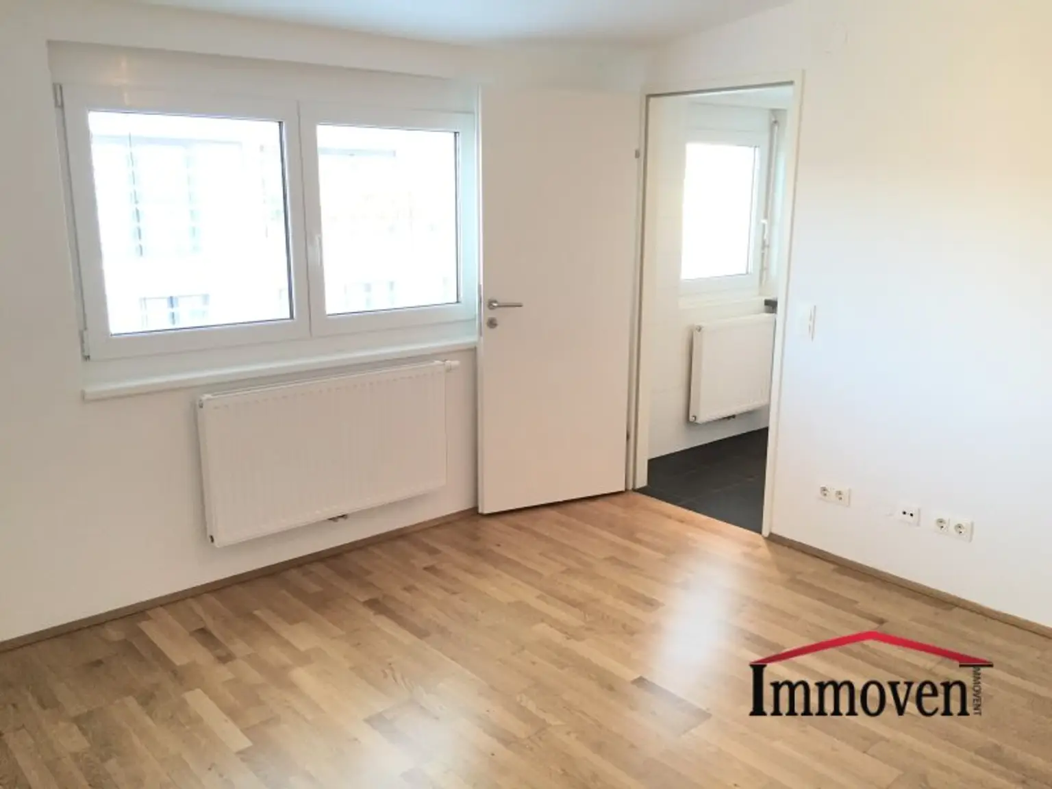 HOFSEITIG - Großzügige 4-Zimmerdachgeschosswohnung mit Terrasse und Klimaanlage nahe Mariahilfer Straße! (Mietbeginn 01.10.2025)