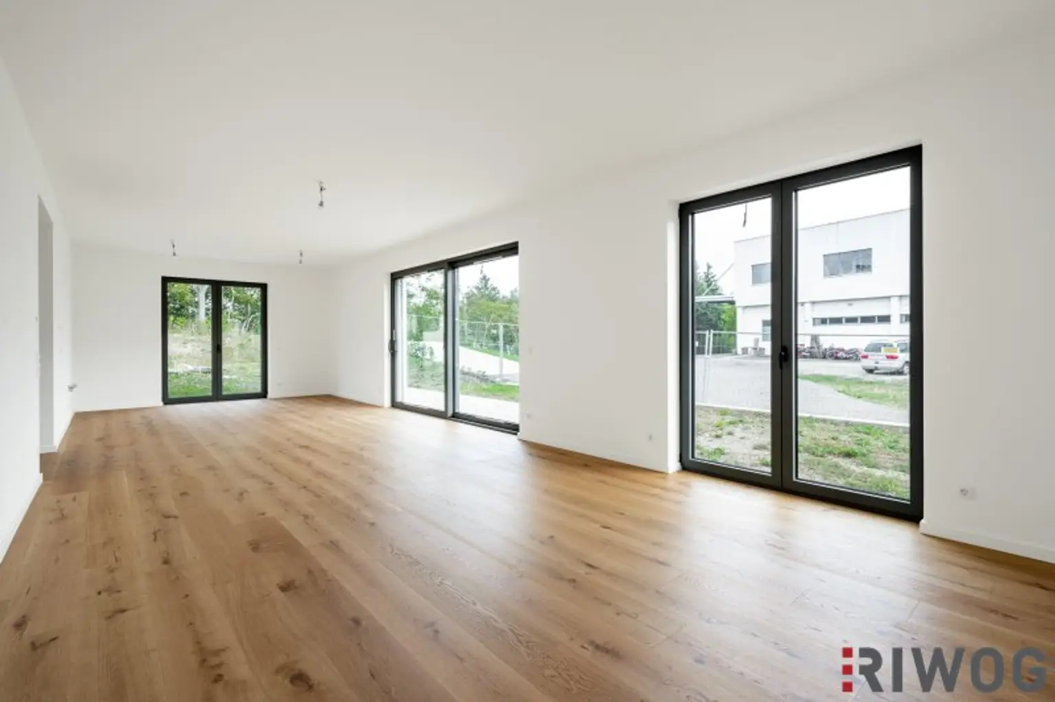 ERSTBEZUG | Exklusive Doppelhaus-Einheit | ca. 353 m² Garten | 4-5 Zimmer | Luftwärmepumpe | 2 KFZ-Stellplätze | 5 Min. ins Zentrum Perchtoldsdorf