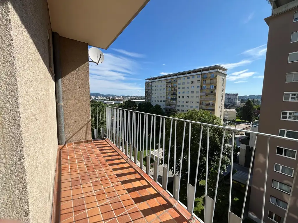 Großzügige Wohnung mit schöner Aussicht in Graz/Liebenau