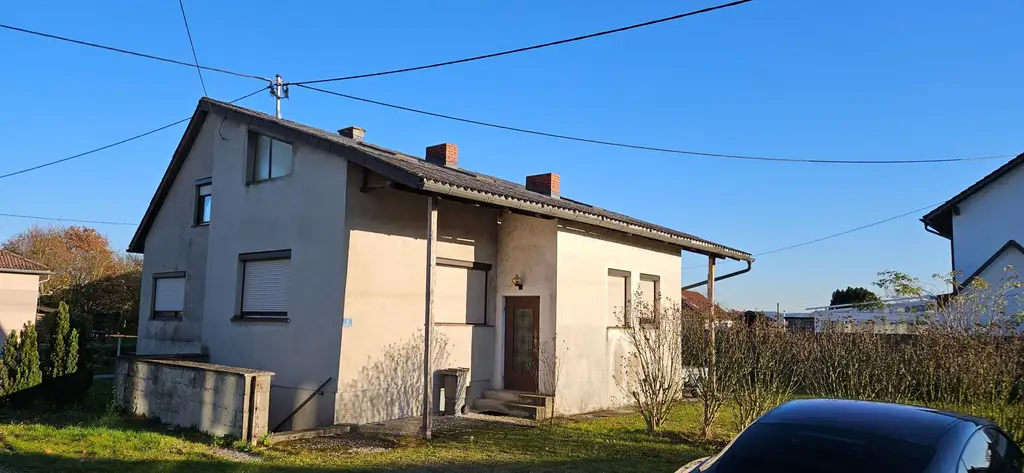 Sanierungsbedürftiges Haus mit Potenzial in attraktiver Lage - ab sofort verfügbar!