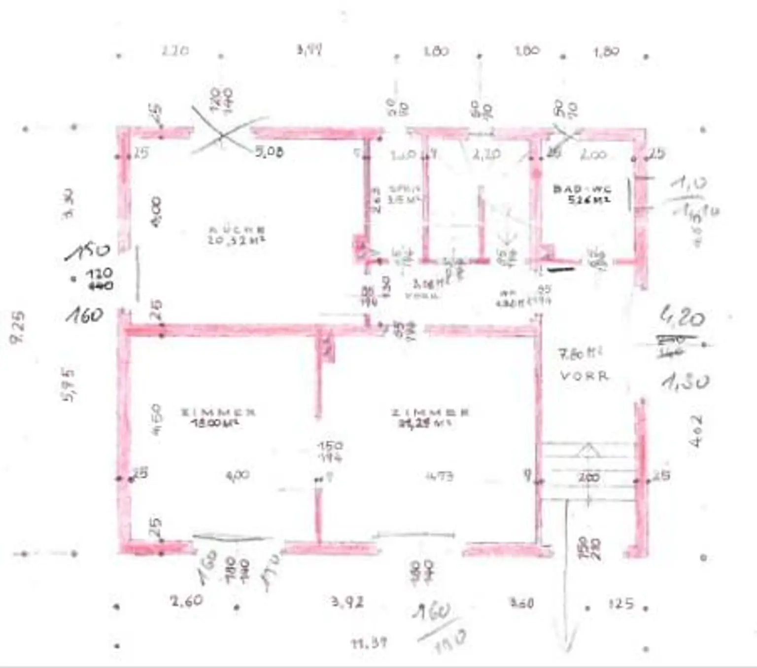 Wohnhaus mit Nebengebäude und Garten in Heiligenkreuz
