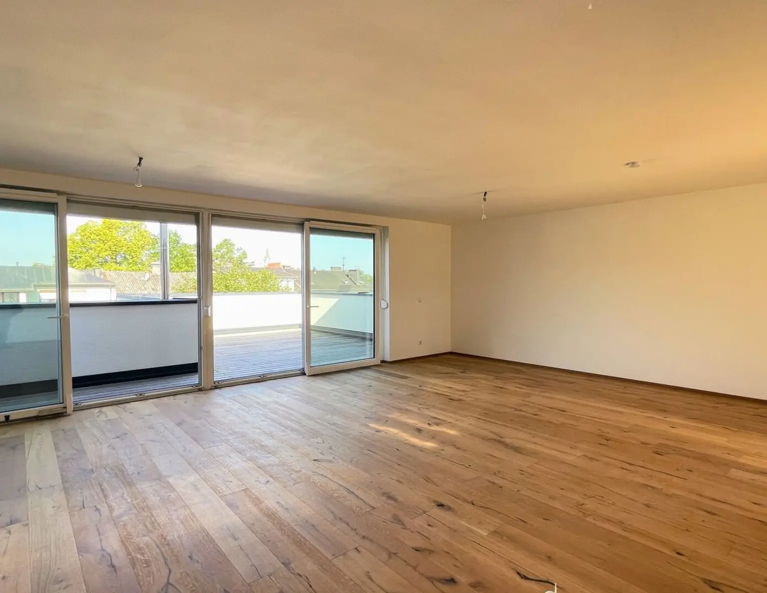 Elegante Dachgeschosswohnung mit großzügiger Terrasse!