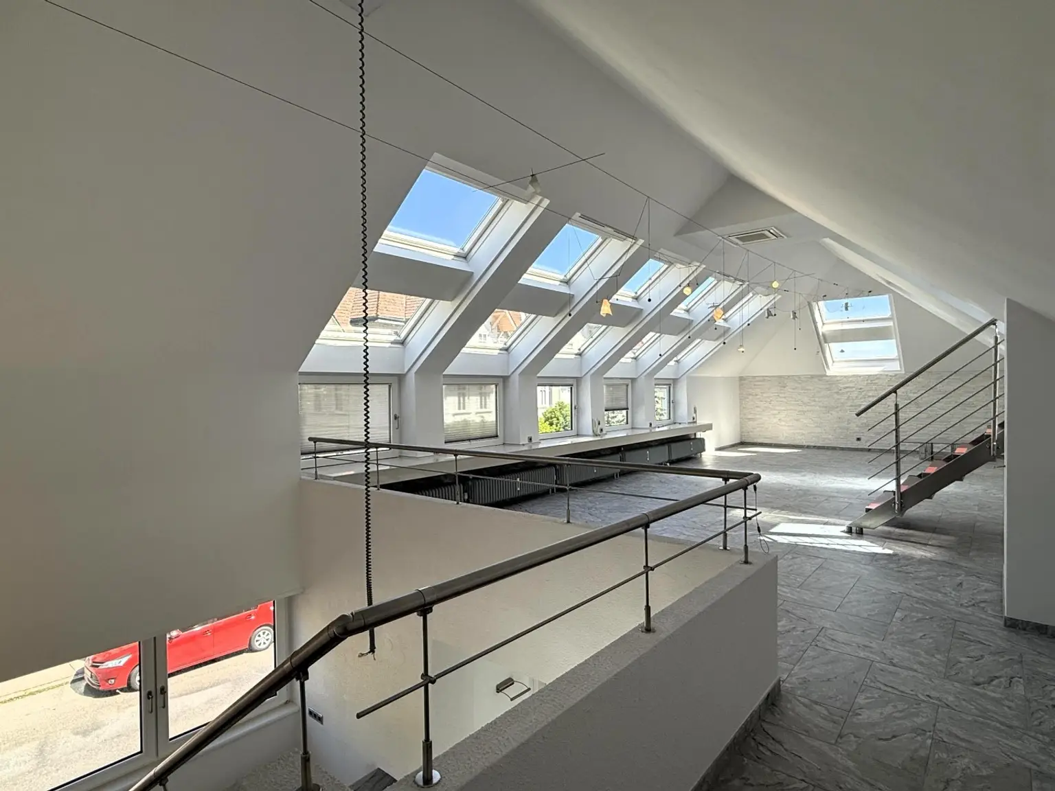 Ansprechendes Atelier, Loft, Dachterrasse inkl. PP im Neunzehnten // Attractive Studio, loft, roof terrace incl. parking in the nineteenth //