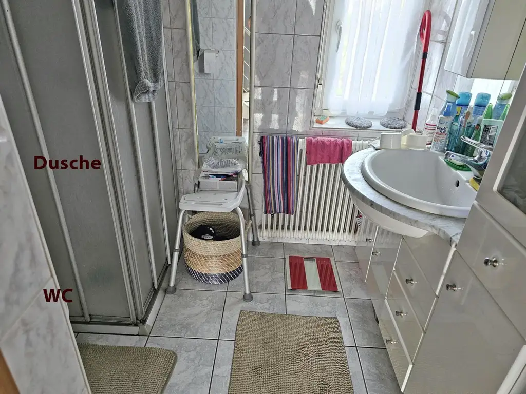 Einfamilienhaus mit Garage,mit winterfestem Gartenhaus, Werkstätte u.a