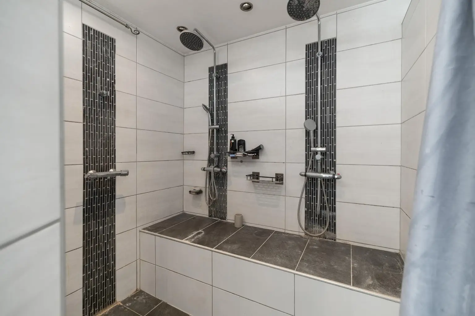 11 Badezimmer Dusche